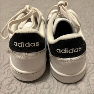 Adidas Black and White Sneaker Shoes Women's Size 9.5 PWJ 001004